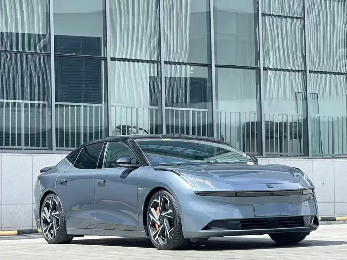 **Lynk & Co Z10** 2024 Model 95kWh 702km 4WD Smart Driving Ultra – фото 3
