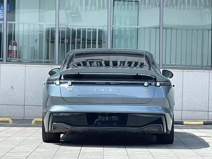 **Lynk & Co Z10** 2024 Model 95kWh 702km 4WD Smart Driving Ultra – фото 6