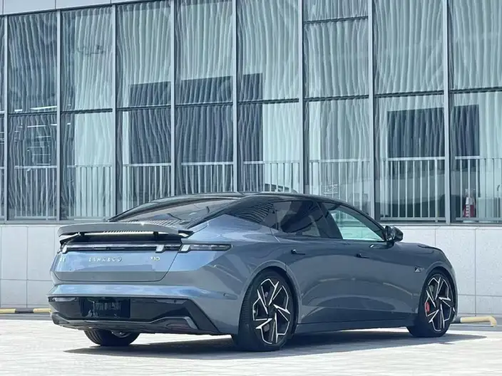 **Lynk & Co Z10** 2024 Model 95kWh 702km 4WD Smart Driving Ultra – фото 7