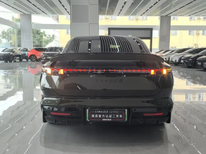 Lynk & Co 10 EM-P 2025 Model 240 4WD Ultra Sports Edition – фото 5