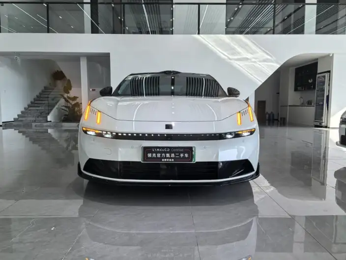 Lynk & Co 10 EM-P 2025 Model 240 4WD Ultra