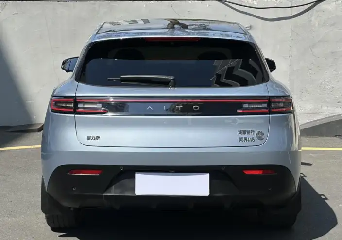 Aito M5 2023 Model Extended Range 4WD Smart Driving Edition – фото 5