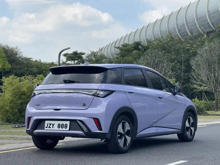 BYD Dolphin 2023 Model Fashion Edition – фото 7