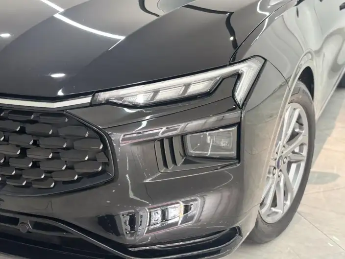 Ford Mondeo 2023 Model EcoBoost 245 Luxury Model – фото 5