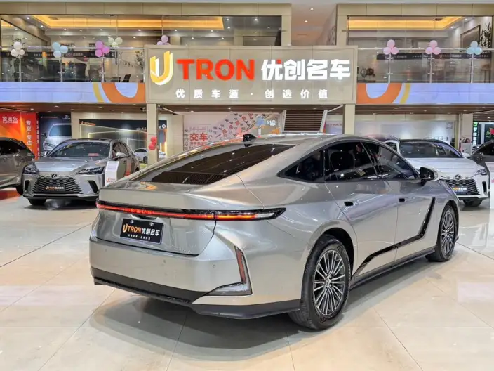 Lexus ES 2026 Model 300h – фото 5