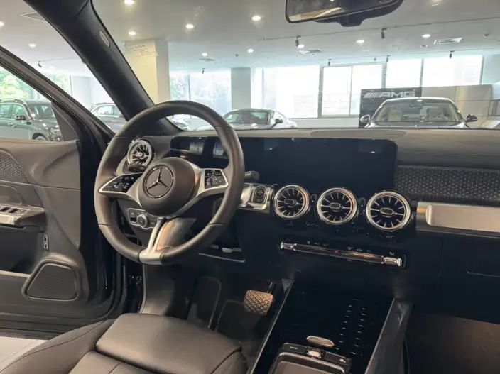 Mercedes-Benz GLB 2025 Model GLB 220 Fashion Model – фото 9