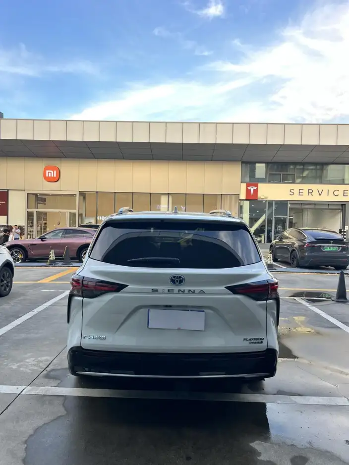 Toyota Sienna 2021 Model 2.5L Hybrid Platinum edition