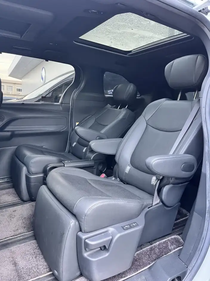 Toyota Sienna 2021 Model 2.5L Hybrid Platinum edition – фото 8
