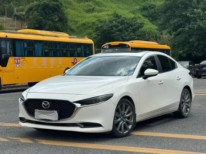 Mazda3 Axela 2022 Model 2.0L Automatic Zhi Shine Edition