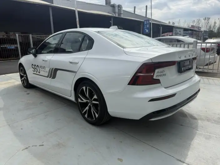 Volvo S60 2025 Model B5 Smart Elegance Sports Edition – фото 5