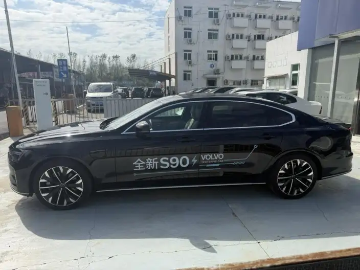 Volvo S90 PHEV 2026 Model T8 4WD Long Battery Life Pro Smart Elegance Deluxe Edition