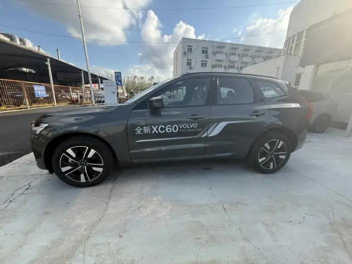 Volvo XC60 2026 Model B5 4WD Smart Range Sports Edition