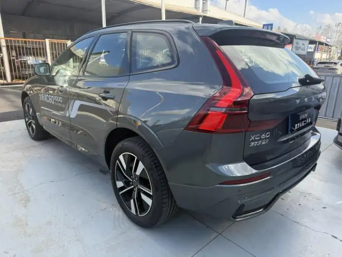 Volvo XC60 2026 Model B5 4WD Smart Range Sports Edition – фото 5