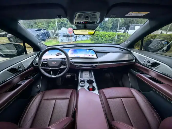 Cadillac XT5 2025 Model 28T 4WD Platinum Model – фото 6
