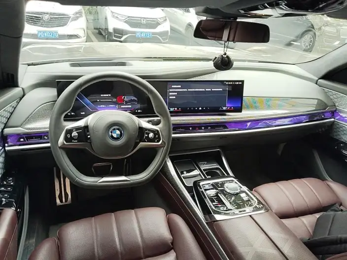 BMW i7 2023 Model xDrive60L Luxury Set – фото 5
