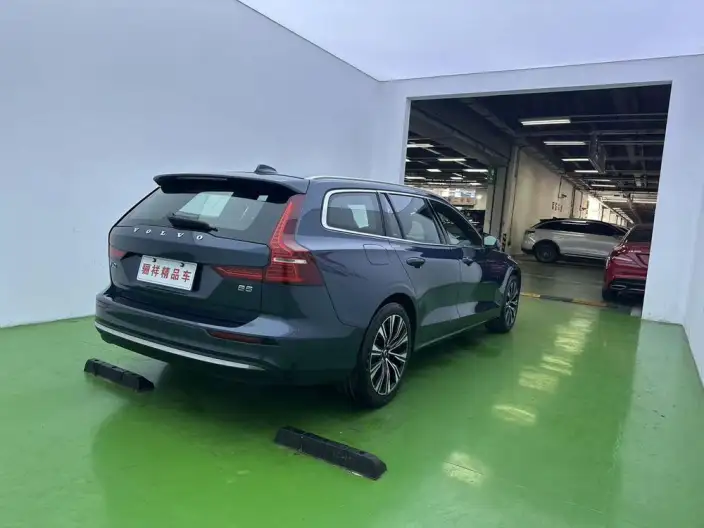 Volvo V60 2024 Model B5 Smart Range Deluxe Edition – фото 5