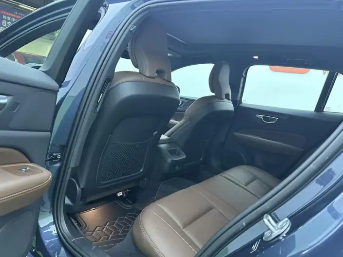 Volvo V60 2024 Model B5 Smart Range Deluxe Edition – фото 9