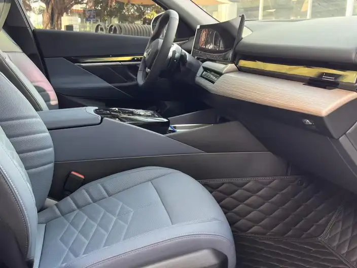 BMW 5 Series 2024 Model 530Li Exclusive Model Luxury Set – фото 7