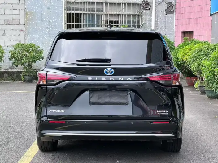 Toyota Sienna 2021 Model 2.5L Hybrid Premium Edition – фото 3