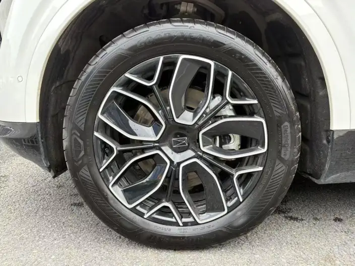 Avatr 07 2026 Model Ultra 4WD EV Edition – фото 10