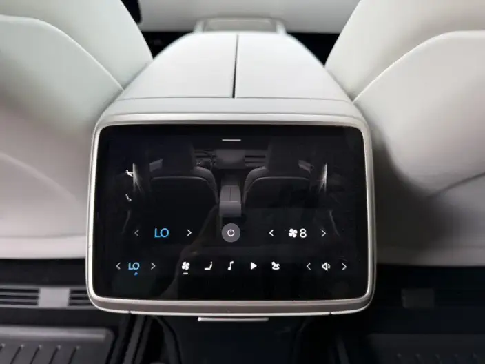 Onvo L60 2024 Model 525km Standard Battery Life 4WD Edition – фото 8