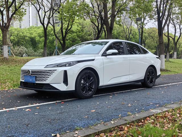 Changan Yida 2023 1.5T GDI Automatic Premium – фото 1
