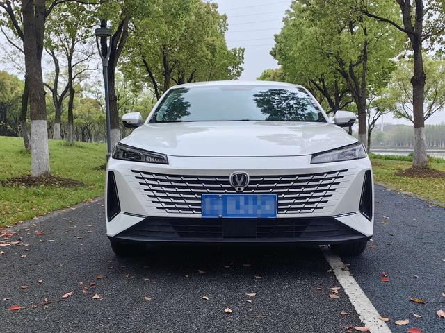 Changan Yida 2023 1.5T GDI Automatic Premium – фото 2