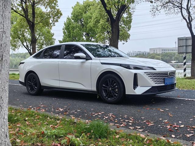 Changan Yida 2023 1.5T GDI Automatic Premium – фото 3