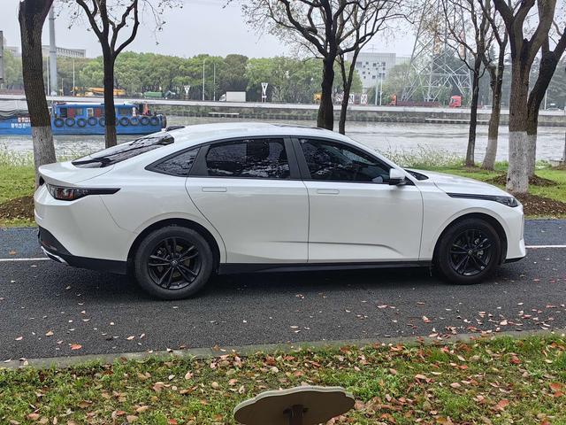 Changan Yida 2023 1.5T GDI Automatic Premium – фото 8