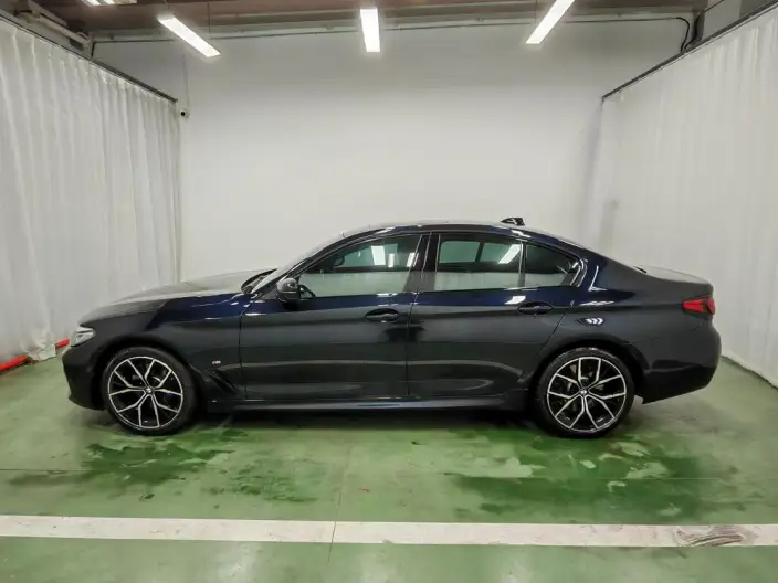 BMW 5 Series Imported 2022 Model Facelift 530i M Sports Set – фото 4