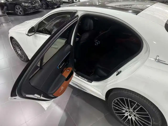 Mercedes-Benz C-Class 2024 Model C 260 L Sports Edition – фото 9
