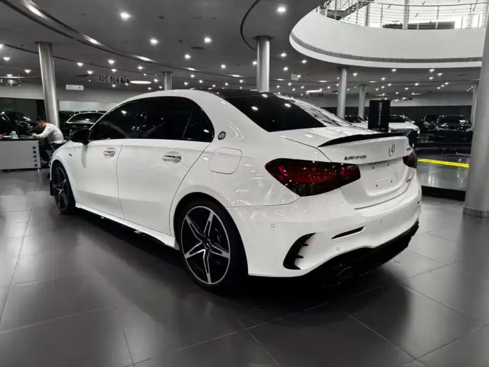 Mercedes-Benz A-Class AMG 2024 Model AMG A 35 L 4MATIC – фото 5