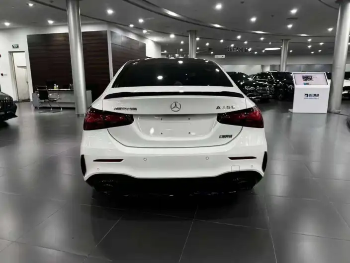 Mercedes-Benz A-Class AMG 2024 Model AMG A 35 L 4MATIC – фото 6