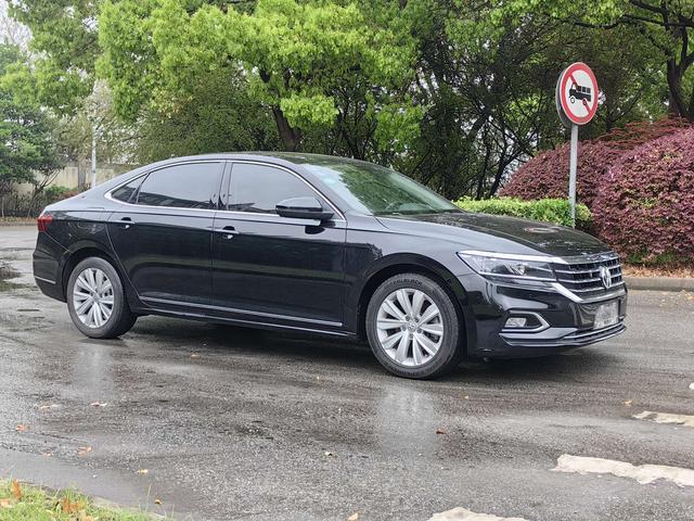 Volkswagen Passat 2019 330TSI Elite China V I – фото 3