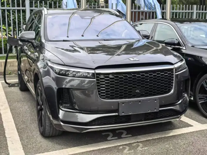 Li Auto ONE 2021 Model Extended Range 6 seat Edition – фото 3