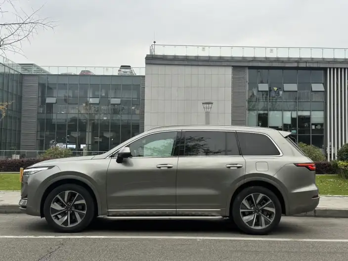 Li Auto ONE 2021 Model Extended Range 6 seat Edition – фото 4