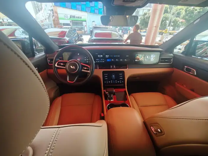 Li Auto ONE 2020 Model Extended Range 6 seat Edition – фото 5
