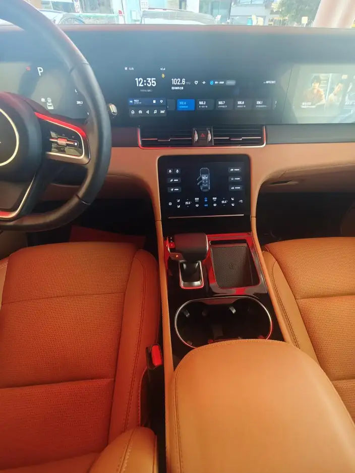 Li Auto ONE 2020 Model Extended Range 6 seat Edition – фото 6
