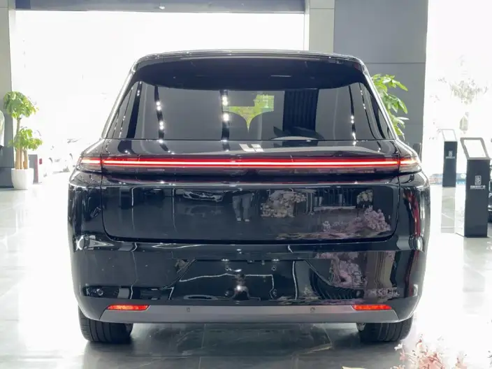 Li Auto L8 2023 Model Max Edition – фото 4