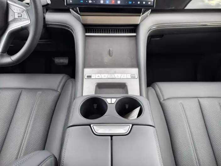 BYD M9 2025 Model 1060 Pilot Edition – фото 8