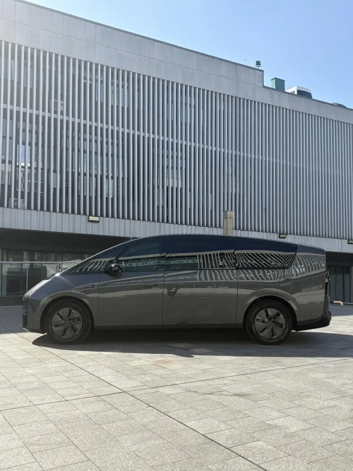 Li Auto MEGA 2024 Model Ultra Edition