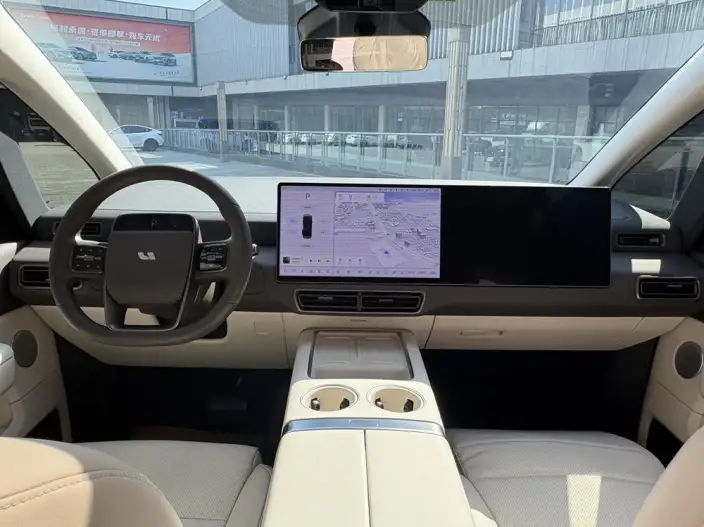 Li Auto MEGA 2024 Model Ultra Edition – фото 8