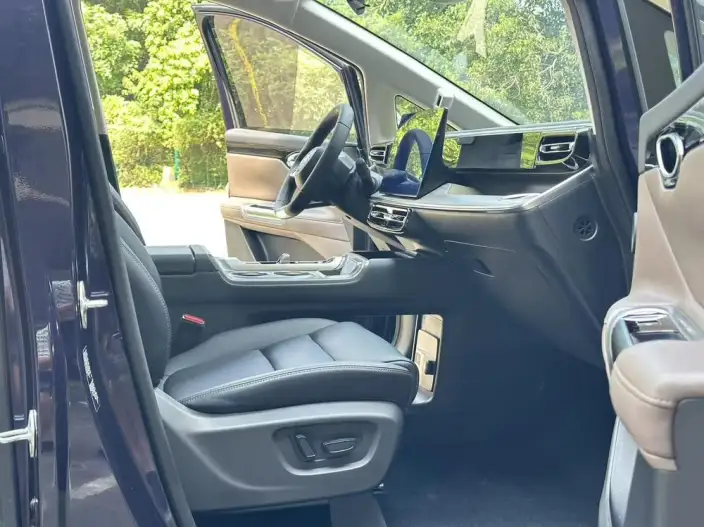 GAC Trumpchi E8 PHEV 2024 Model 2.0ATK 150km MAX Edition – фото 8