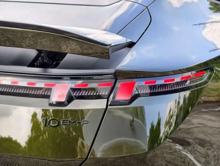 Lynk & Co 10 EM-P 2025 Model 240 4WD Ultra Sports Edition – фото 8
