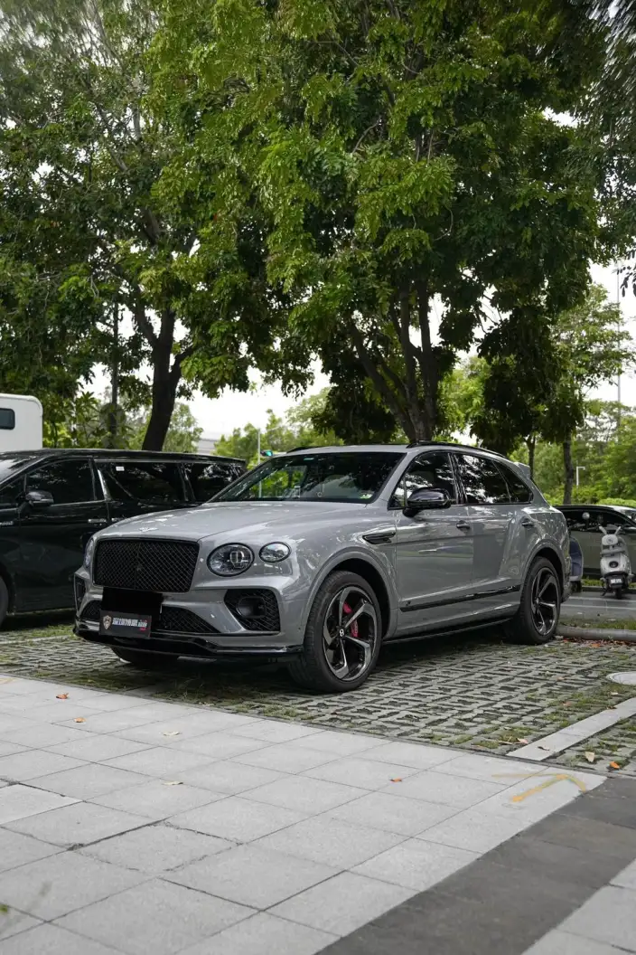 Bentayga 2022 Model 4.0T V8 S – фото 1