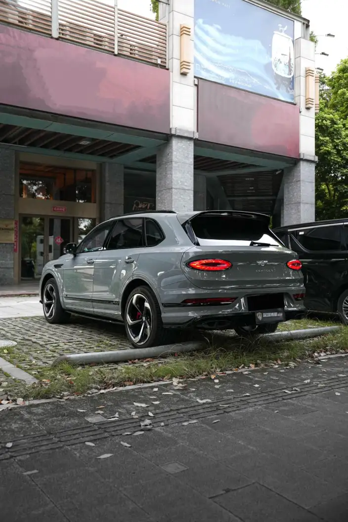 Bentayga 2022 Model 4.0T V8 S – фото 3