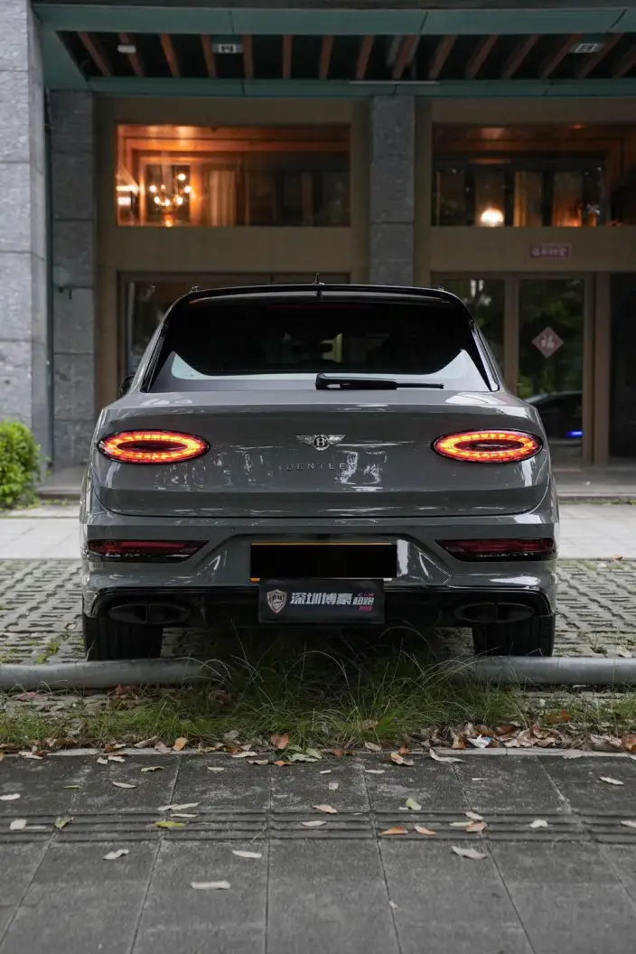Bentayga 2022 Model 4.0T V8 S – фото 4