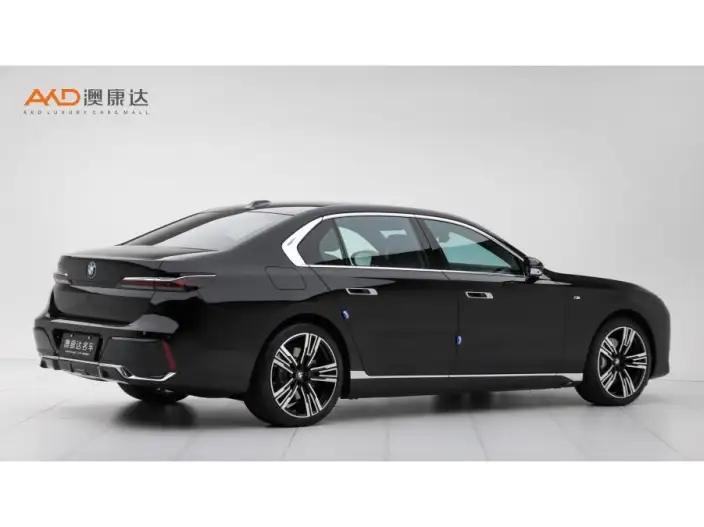 BMW i7 2023 Model eDrive50L Exclusive Model M Sports Set – фото 4