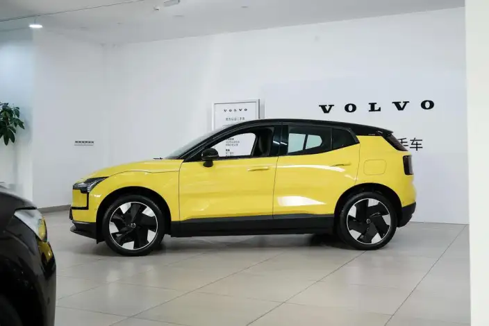 Volvo EX30 2025 Model Rear Drive Long Battery Life Pro Edition Ultra