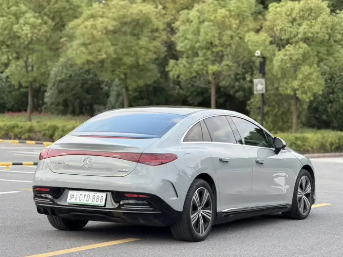 Mercedes-Benz EQE 2022 Model EQE 350 Deluxe Edition – фото 7